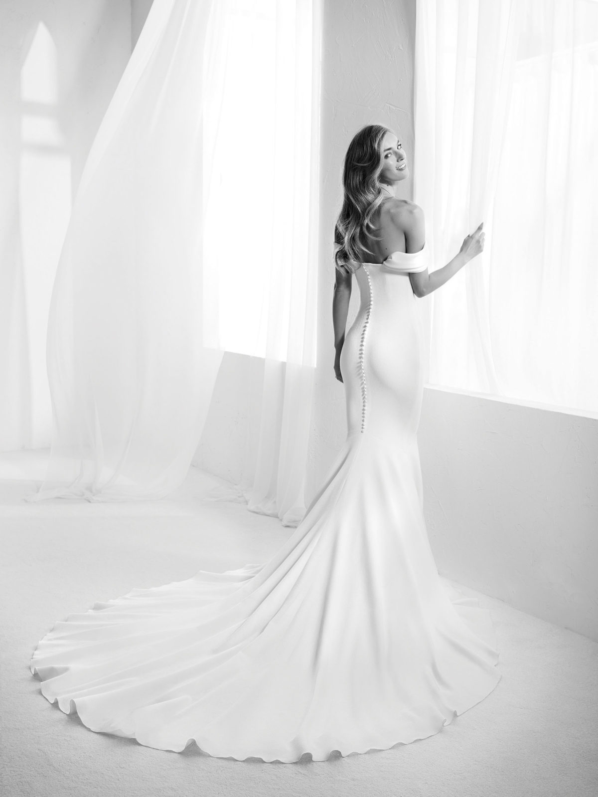 Pronovias raciela 2025 dress price